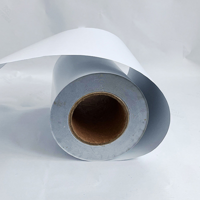 Het zelfklevende het Etiket Materiële TG1734 Aluminium van de Bandlijm bedekte Art Paper met Witte het Cellofaanvoering van 80G met een laag